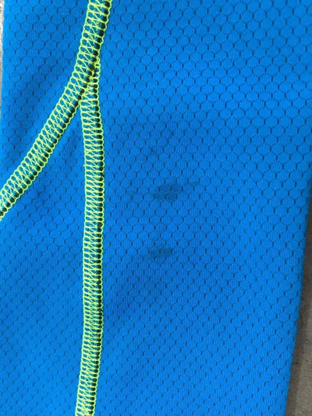 UNDER ARMOUR Kids Youth YMD Fitted Long Sleeve Cold Gear Pullover Shirt